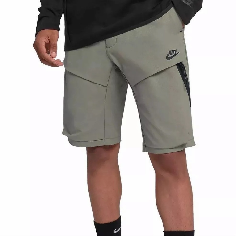 Men's Sportswear Tech Pack Shorts NWT